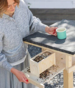 Dehner Natura Futterhaus Karwendel, Geflammt, Inkl. Ständer, Ca. B84,3/H127,2/T84,3 Cm -Natur Garten Verkauf 6622872 6622898 6622906 6622922 WE MO 005 NVHRofanKarwendel