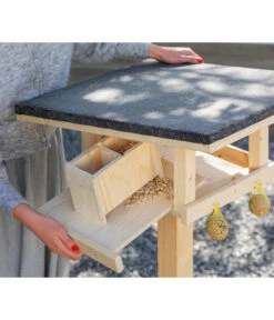 Dehner Natura Futterhaus Karwendel, Geflammt, Inkl. Ständer, Ca. B84,3/H127,2/T84,3 Cm -Natur Garten Verkauf 6622872 6622898 6622906 6622922 WE MO 013 NVHRofanKarwendel 1